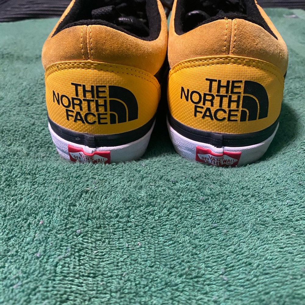 Vans - Picture 2 of 4